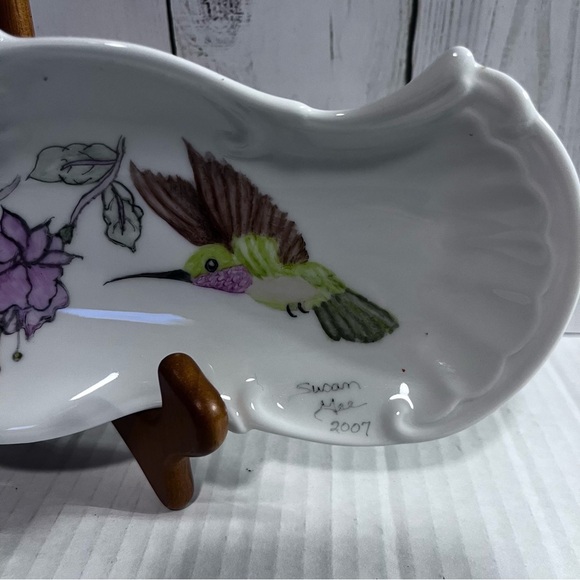 Susan Gee 2007 Ceramic Trinket Dish Humming Birds Pink Flowers 10'5" - Picture 4 of 6